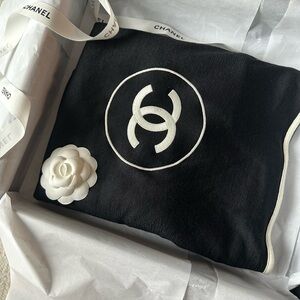 BNIB Chanel cashmere scarf stole